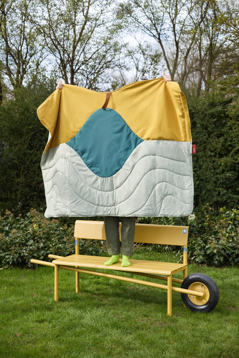 Weltevree x Stoov: Huge Hug - Design Meets Dawn